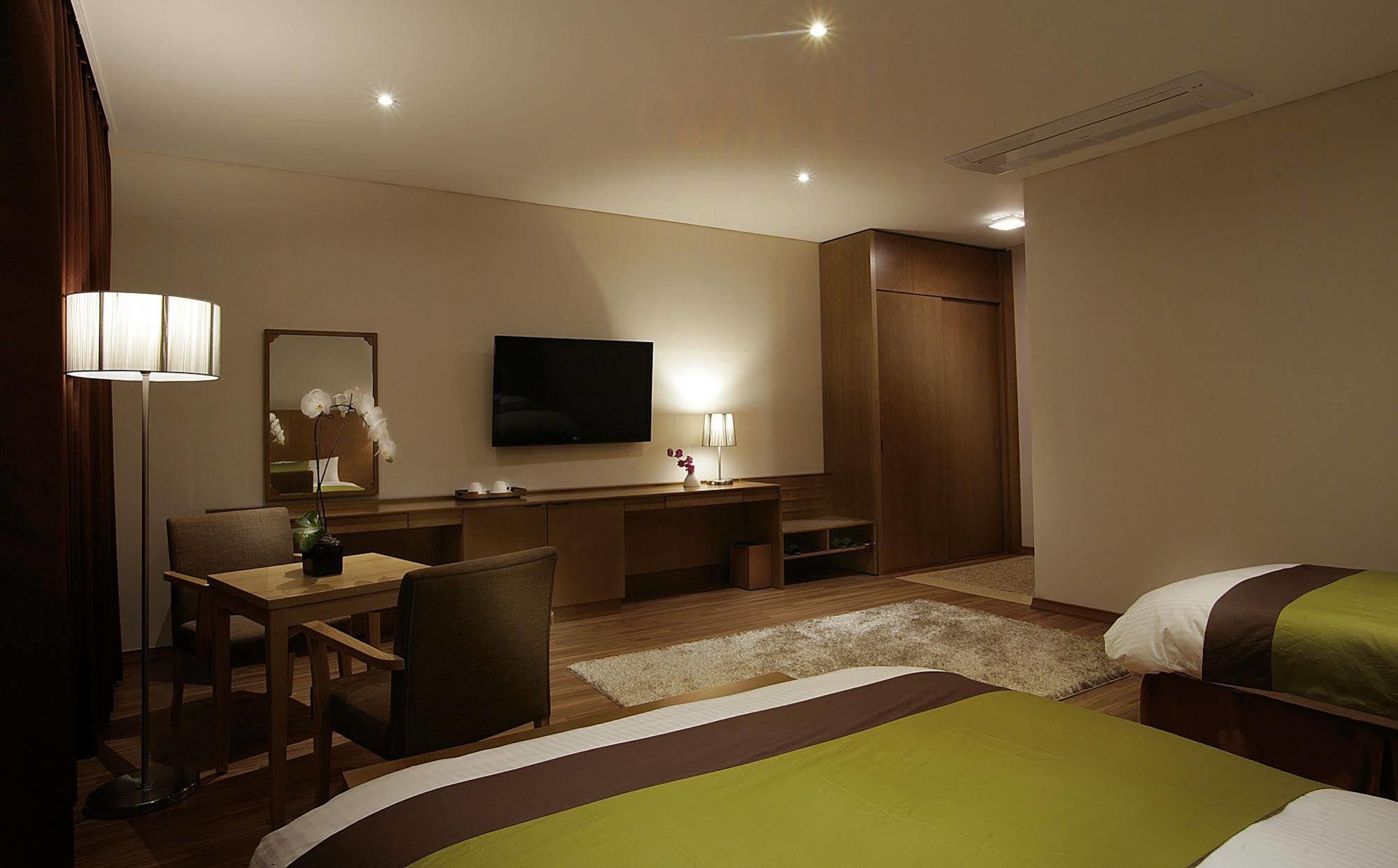 Y Ocean Hotel Yeosu Exterior foto